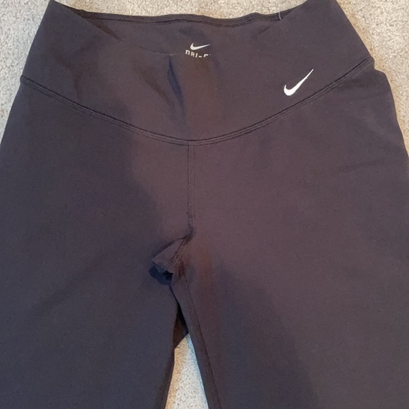 Women’s black Nike wide leg yoga pants. - Picture 2 of 9